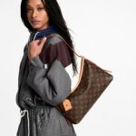 louis-vuitton-carryall-east-west-M28101_PM2_Front20view.png